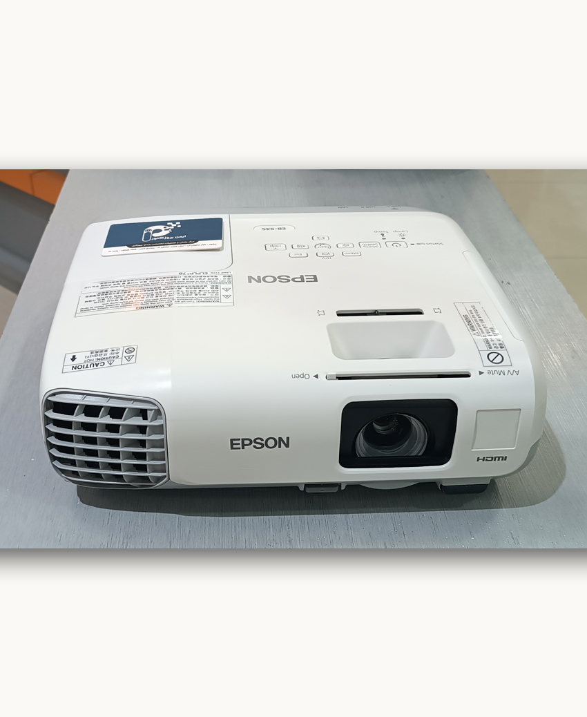 EPSON EB-945